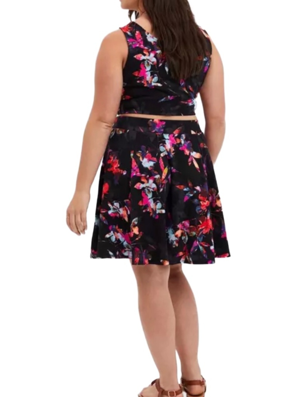 torrid Mini Scuba Skater Skirt with Multicolor Floral Print - Picture 4 of 8